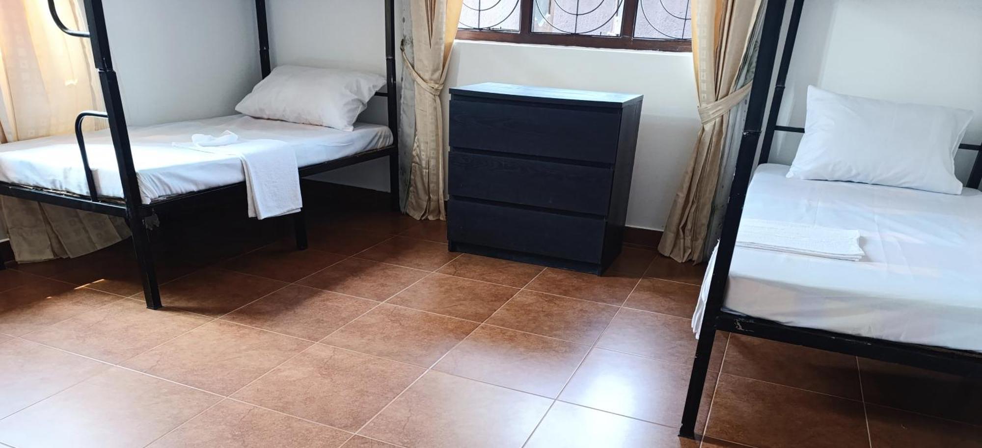 S And P Airport Transit Hostel And Villa 01 Negombo Quarto foto